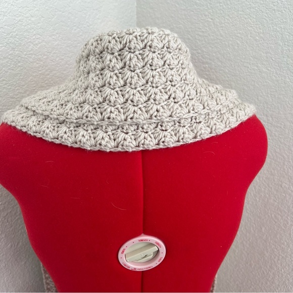 Winter Scarf With Buttons and Pockets Handmade Crochet New - Picture 4 of 8